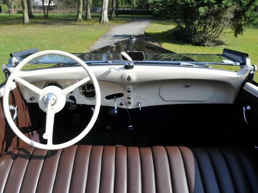  Renault Nervastella Grand Sport Cabriolet 1935 года  (фото 2 из 9)